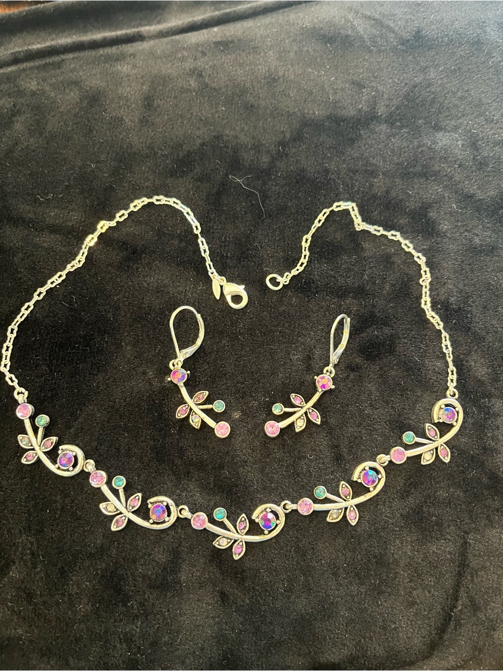 Avon / Multicolor Crystal Vine Necklace & Earring Set